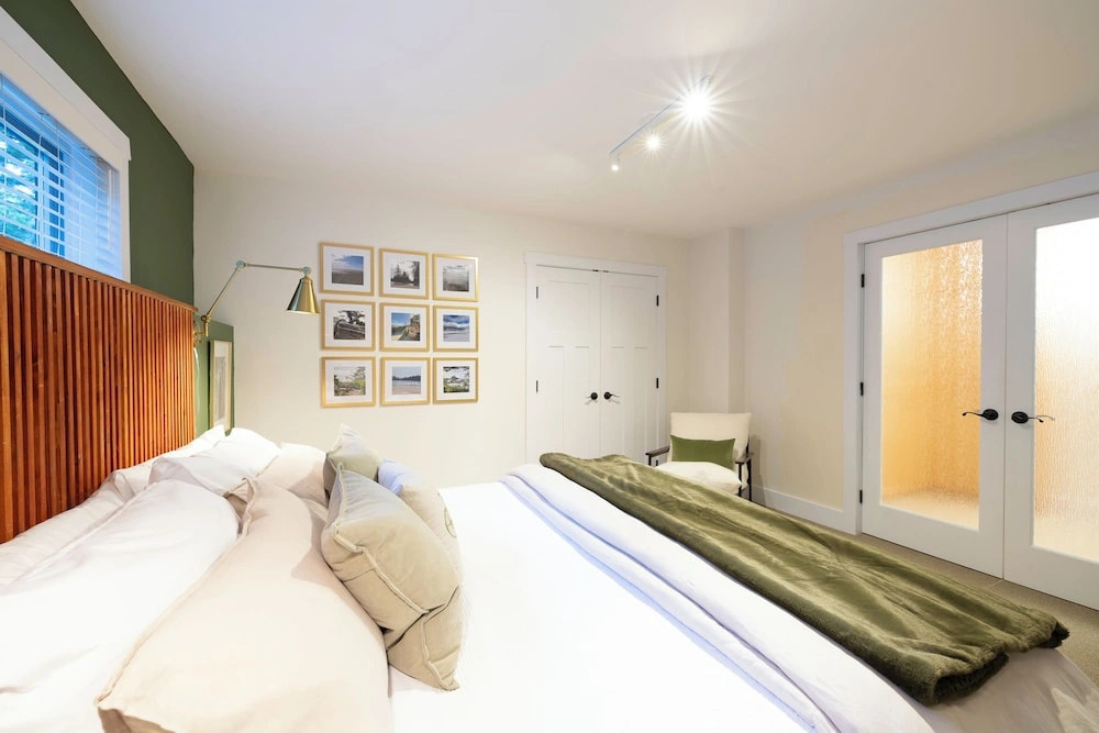 Kinnikinnick Guest House