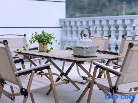 Deyi Courtyard Homestay (Zhangjiajie National Forest Park Scenic Area)