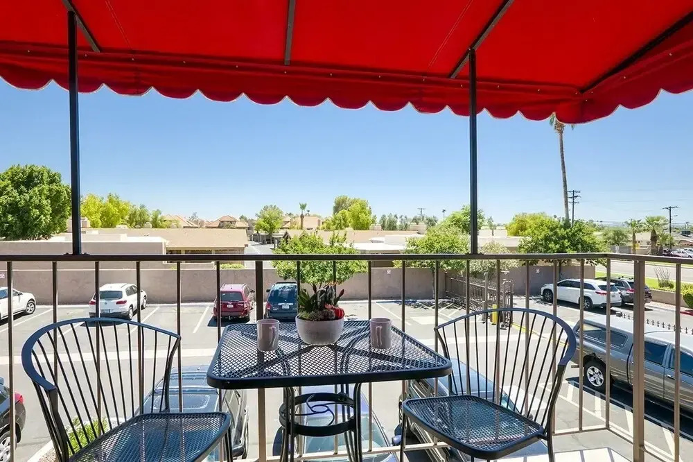 222 Fully Furnished with WiFi by RedAwning