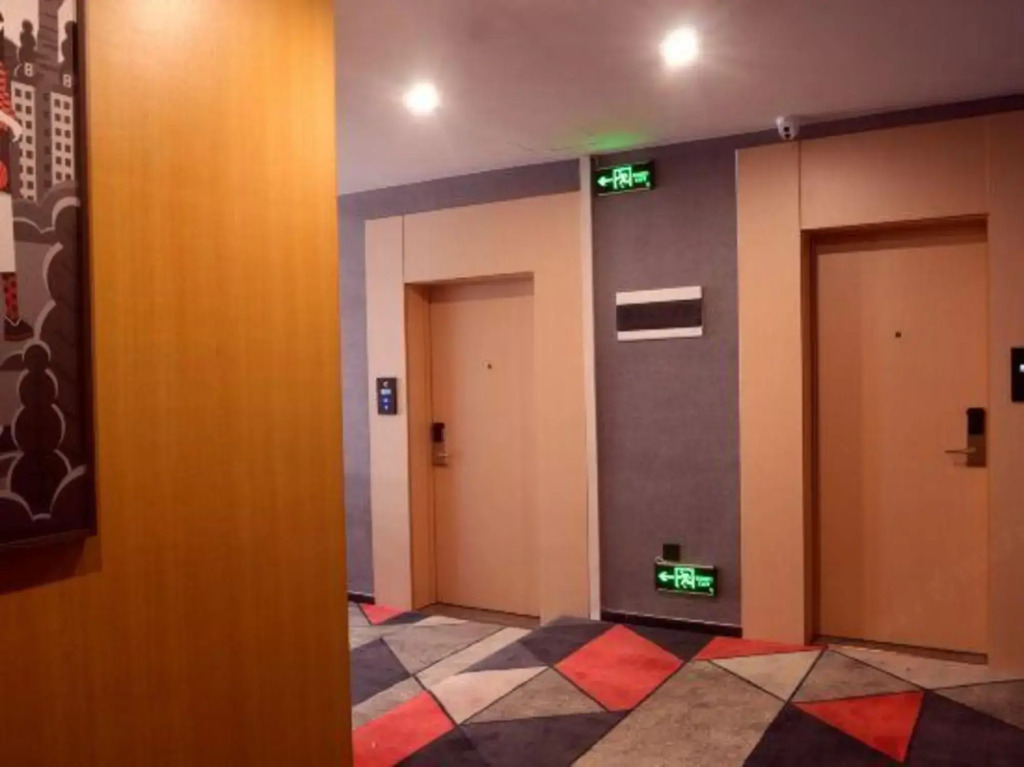 Orange Ke Chain Hotel (Ganzhou Nine Square Shopping Center The Mixc)