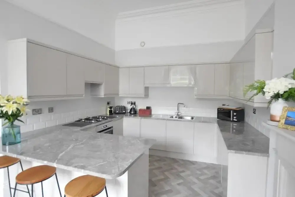 Boutique Torquay Apartment Sleeping Up To 6 People