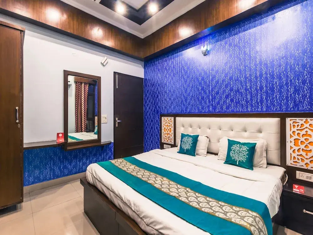 OYO 2558 Hotel R K Residency