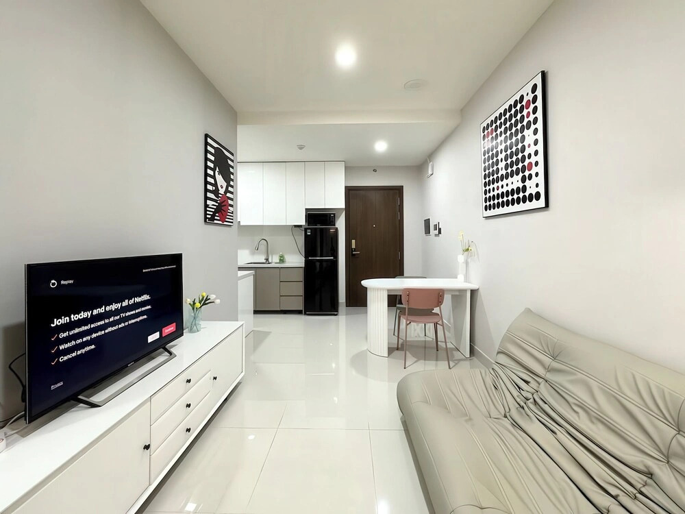 Urban Zen Saigon - Royal Apartment D4
