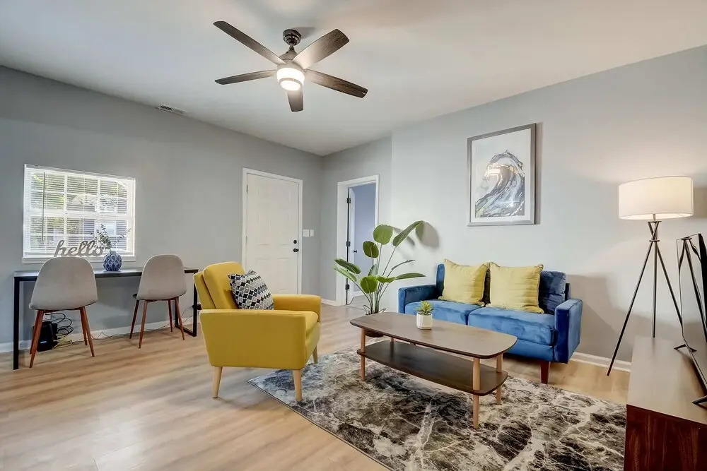 Frontdesk 2 BR House Near Cardinal Stadium