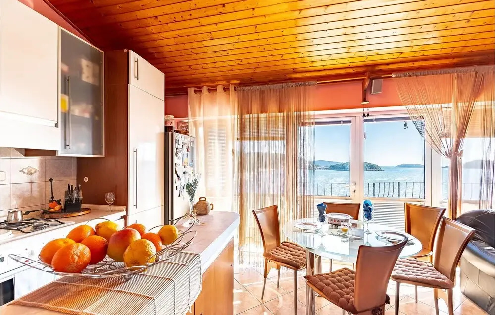 Beautiful Apartment in Prizba With Wifi and 2 Bedrooms