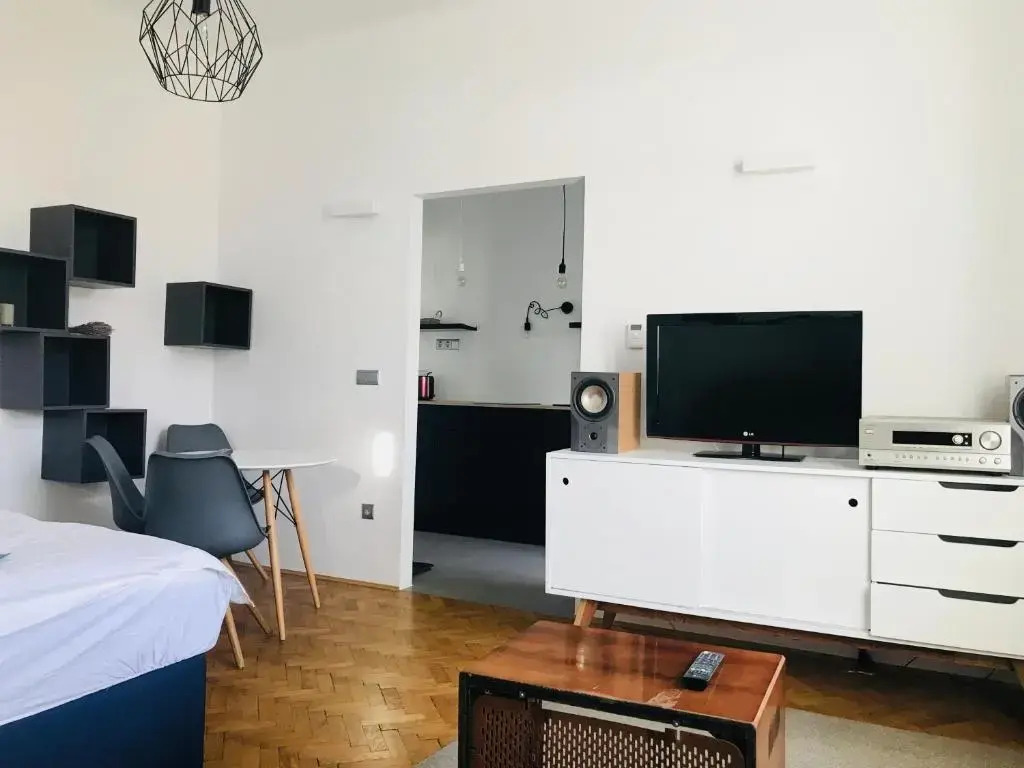 Modern studio in the heart of the city