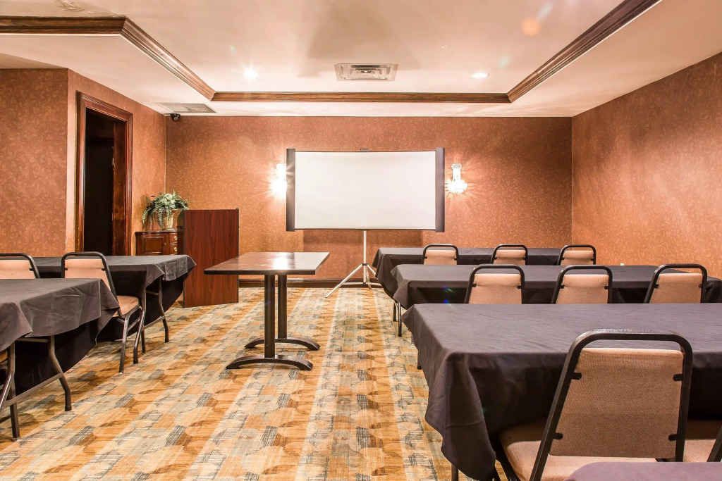 Comfort Inn & Suites Meriden East