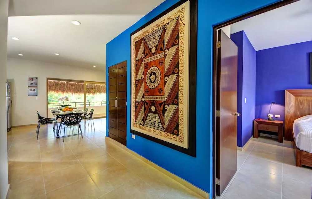 Rainbow Penthouse 2 bedrooms sleeps 5