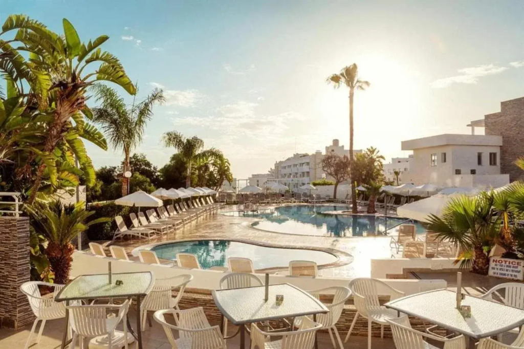 Lantiana Gardens ApartHotel