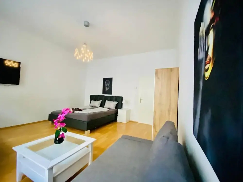 2BR Apartment Close to Stadthalle