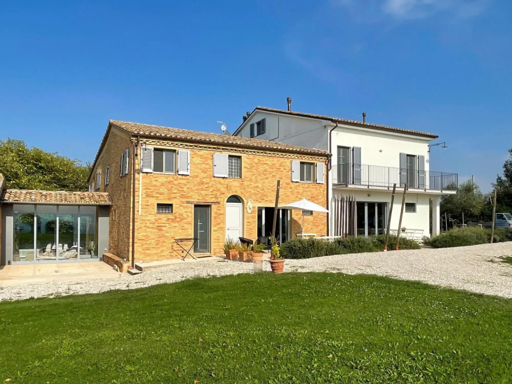 Scenic apartment in Belvedere Ostrense with private pool