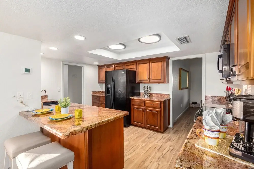 Spectacular Moon Valley! 4 Bedroom With 3 King Beds! Heated Pool! Sleeps 10! 4 Home by Redawning