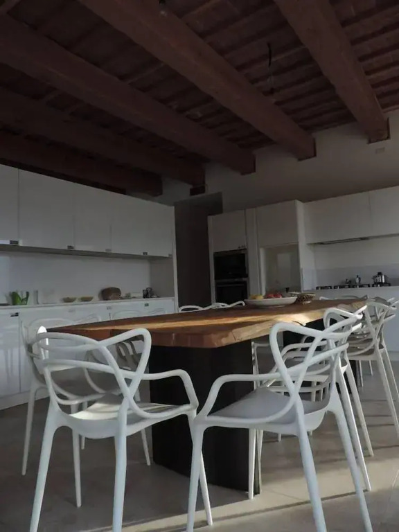 Amico Country House