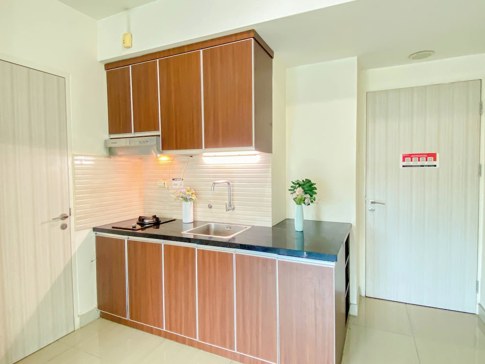 Comfy and Spacious 3BR with Extra Room Grand Kamala Lagoon Apartment By Travelio