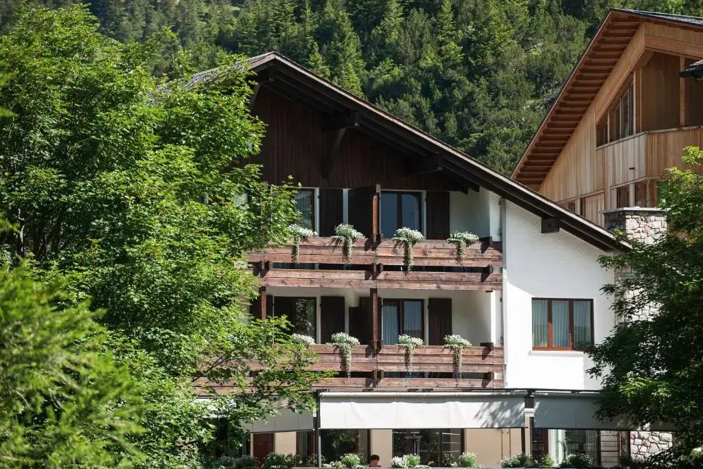 Hotel Falknerei Galina