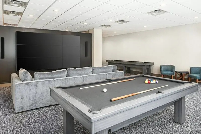 Holiday Inn I 64 West End