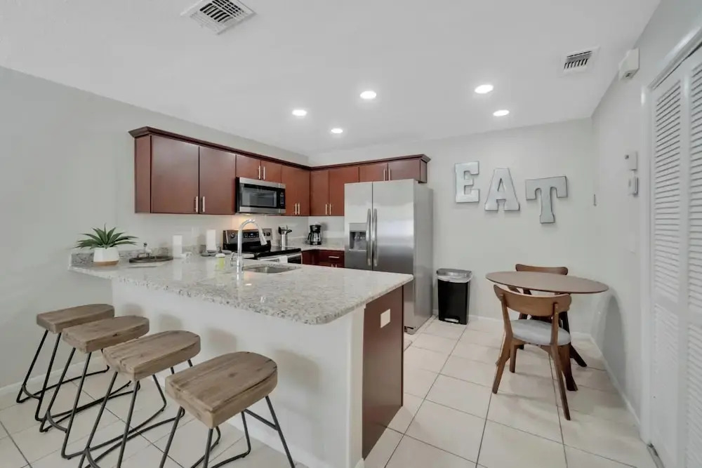 1053 Apollo Beach Blvd, Unit 5