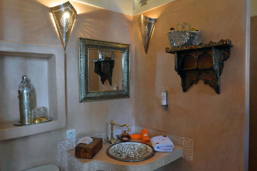 Riad La Porte Rouge By La Siredrah