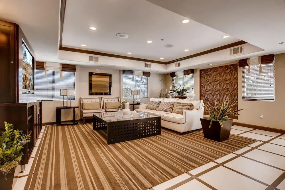 Spectacular Coffee Theme - Fast Wifi - Work Area - 2BR/2.5 Bath - Free Parking! (FV8)