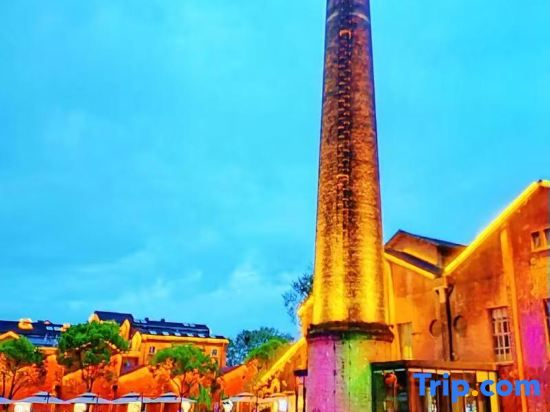Weike Cinema Hotel (Jingdezhen People's Square Branch)