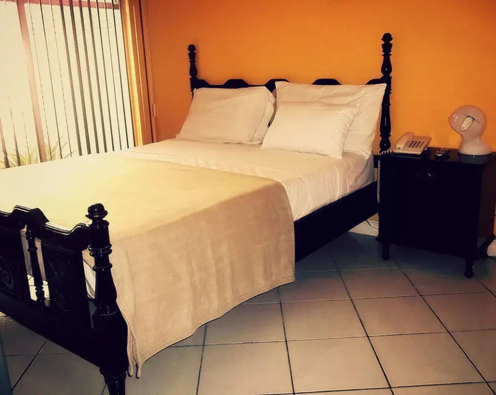 Bed & Breakfast the Rock