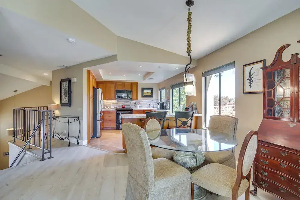Lake, Mountain & Golf Views: Palm Valley Retreat