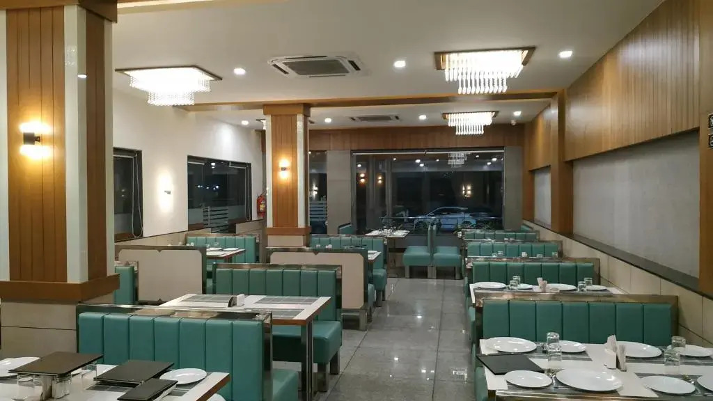 HOTEL SATKAR CHHATRAL