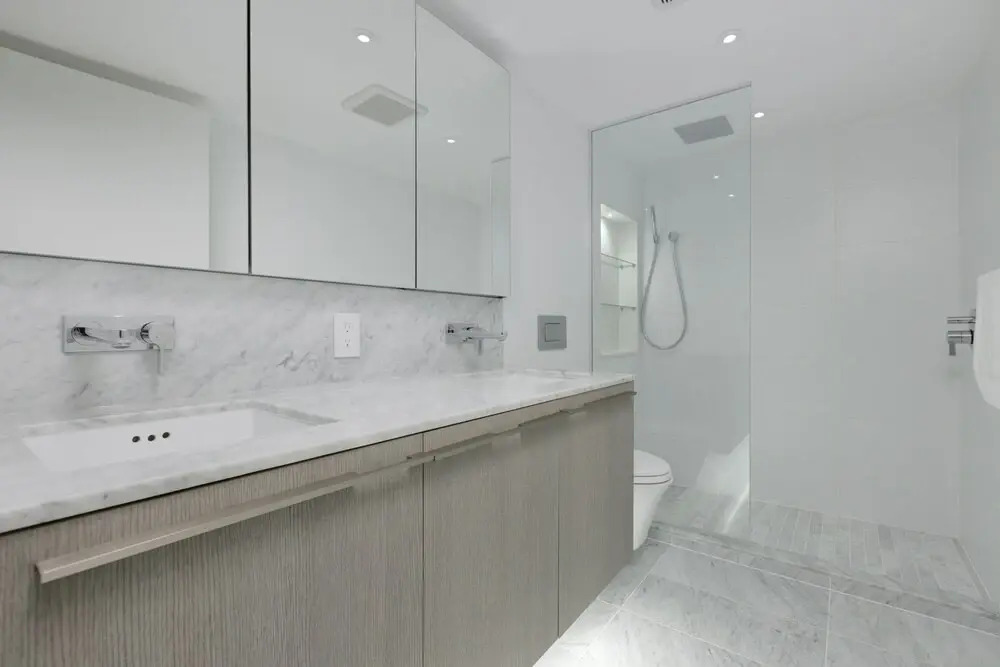 1111 Richards - 1407