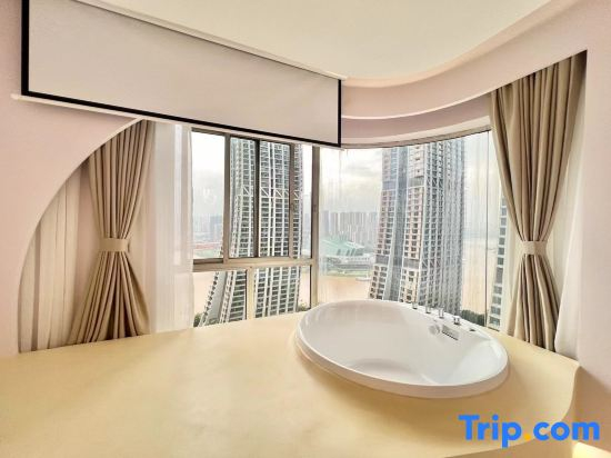 Yicheng High-altitude River View Homestay (Chongqing Hongyadong Chaotianmen Square)