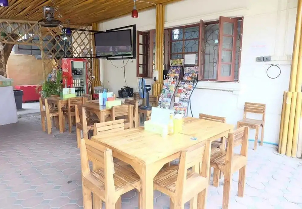 Hug Glur House Tour and Hostel