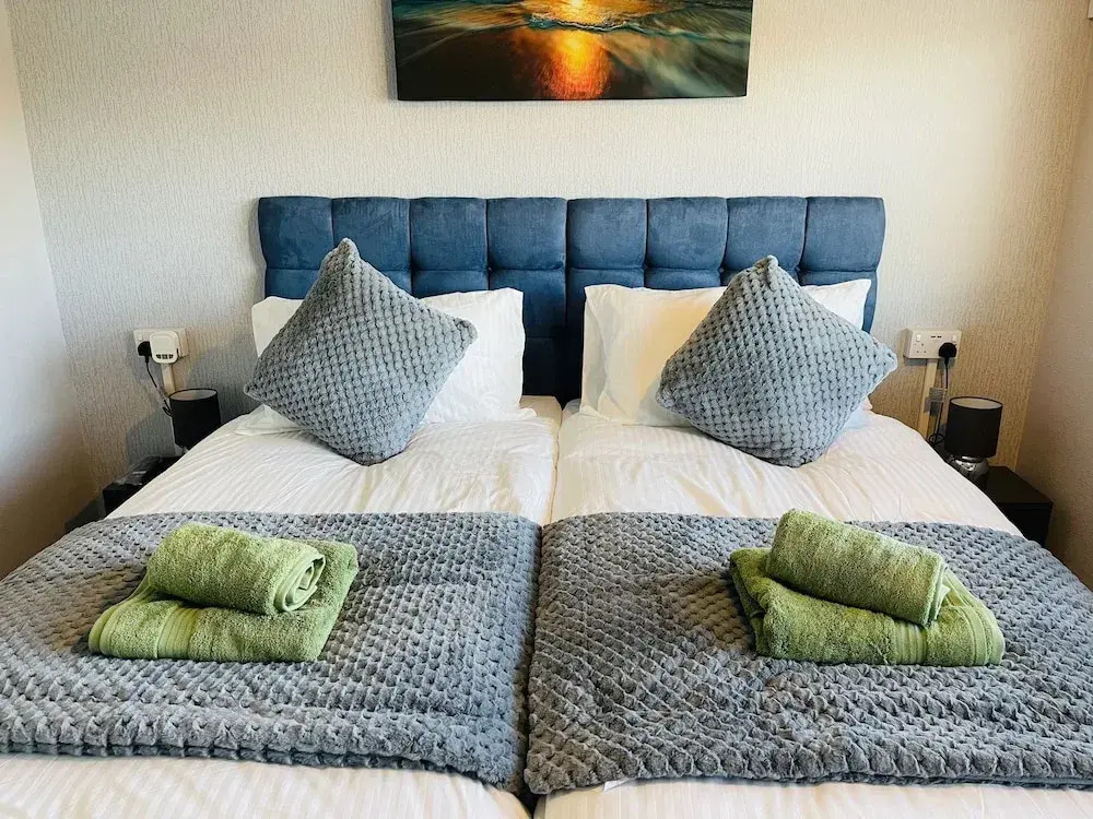 Beautiful 4-bed House in Birmingham Airport NEC