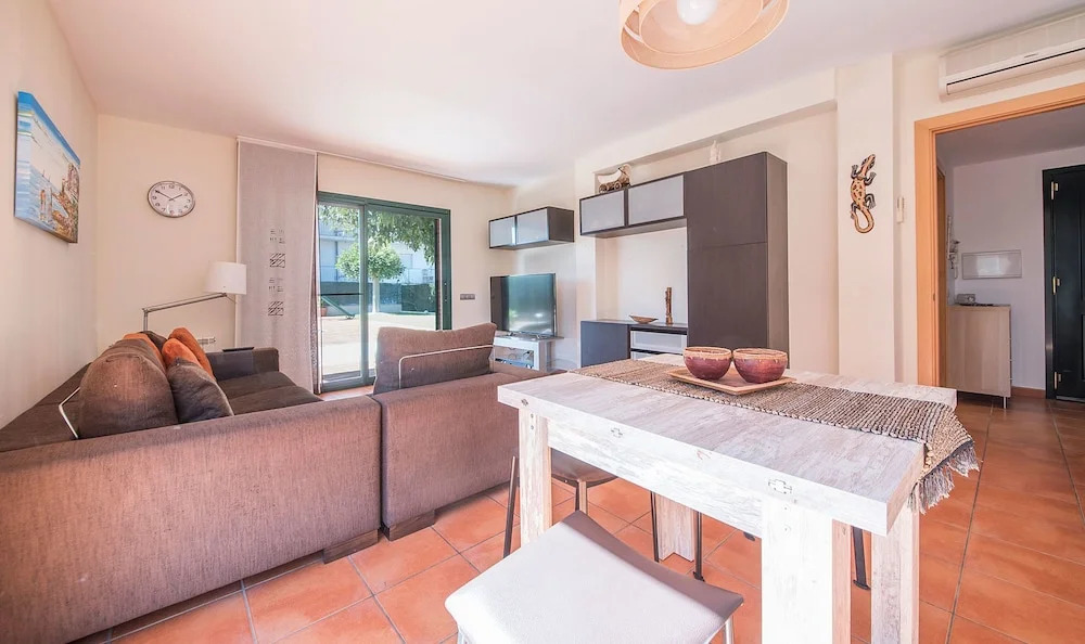 Modern House For Families (R77)
