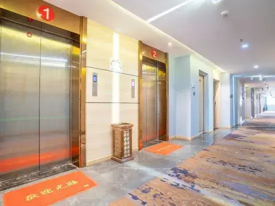 Boyue Fashion Hotel (Jiangmen East Station)