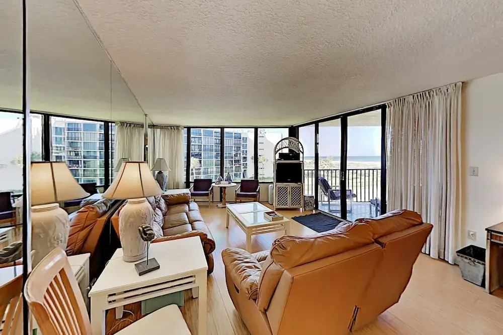 Modernized Oceanfront Beach 2 Bedroom Condo