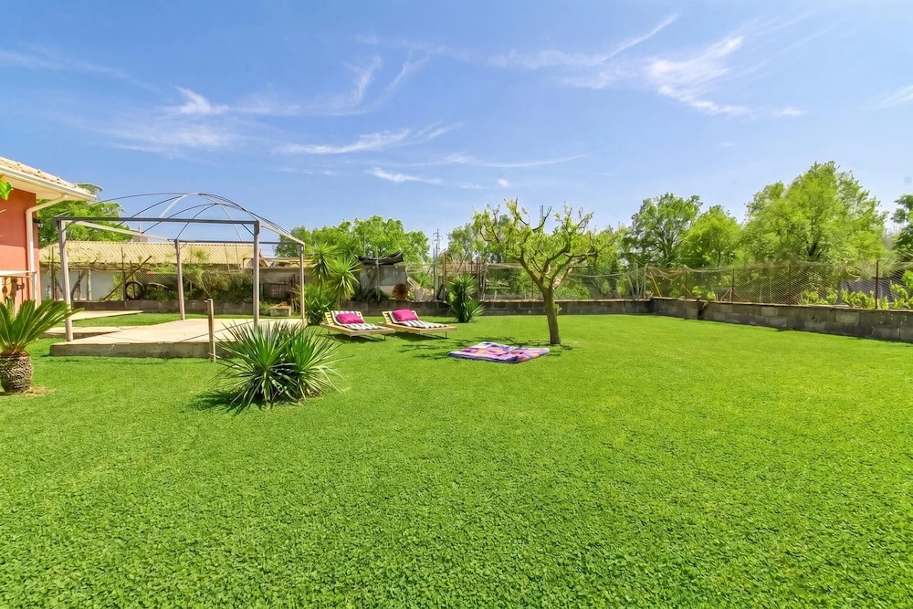 Villa With Volcano View - Happy Rentals