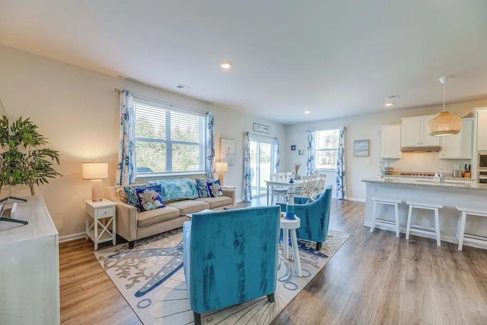 Game Room + Patio: Spacious Ocean View Home