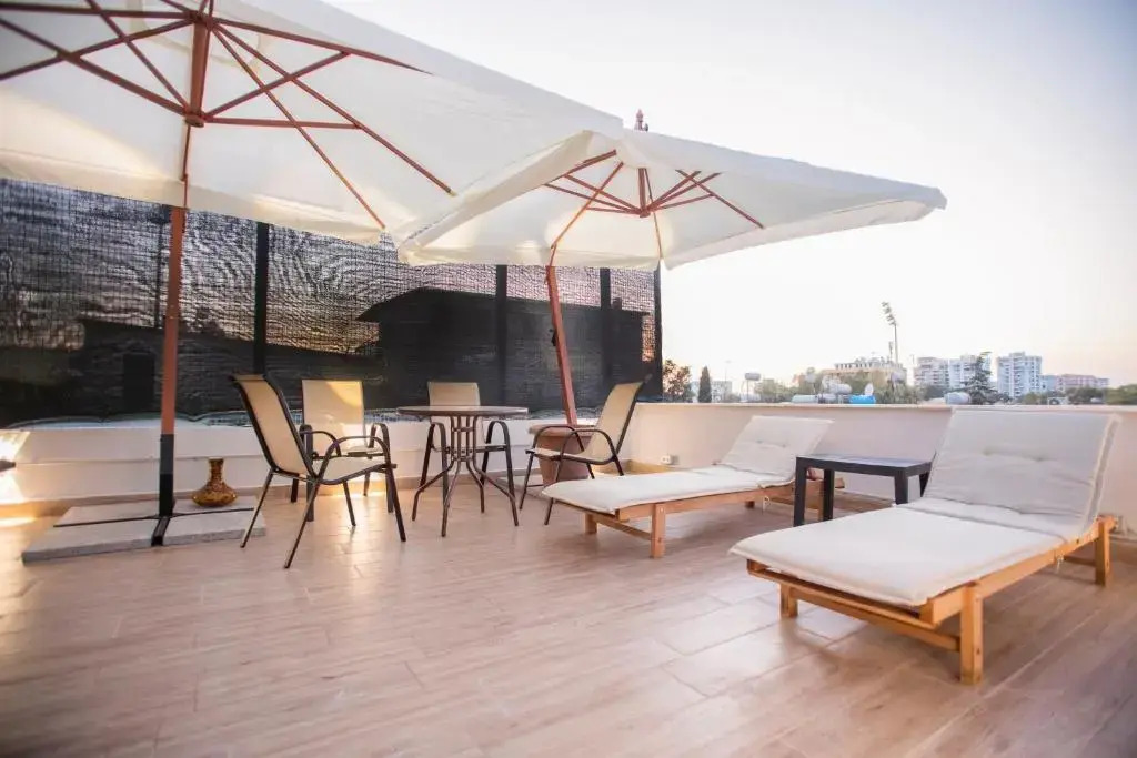 4 BR apartment & BBQ veranda