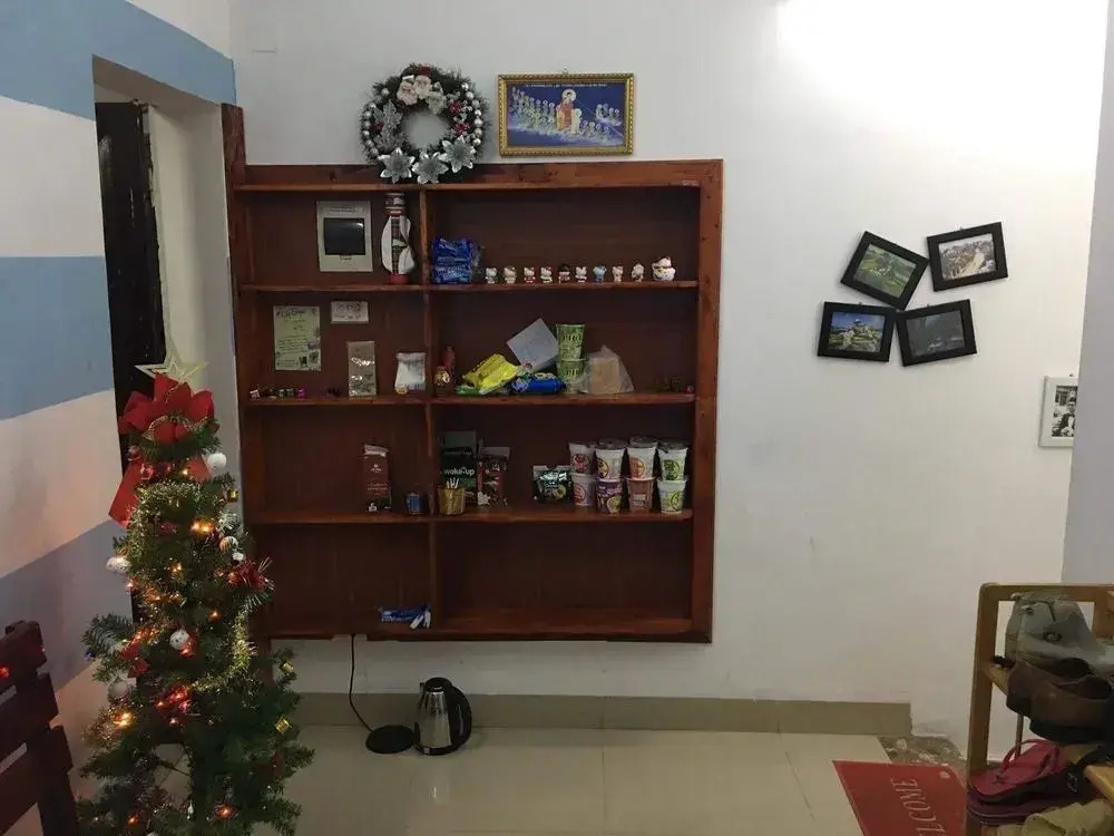 Meow Hostel