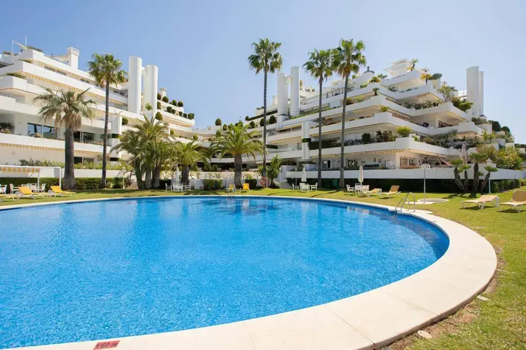 Beautiful 3BEDROOMS/2BATH/Golden Mile
