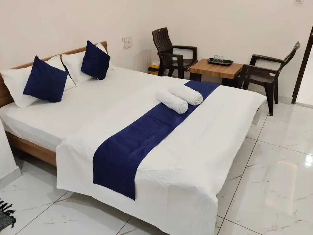 Hotel Bhavya Palace