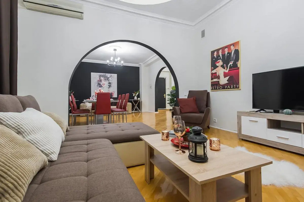 GMApartments (ДжиЭмАпартментс) на улице Тверская 4