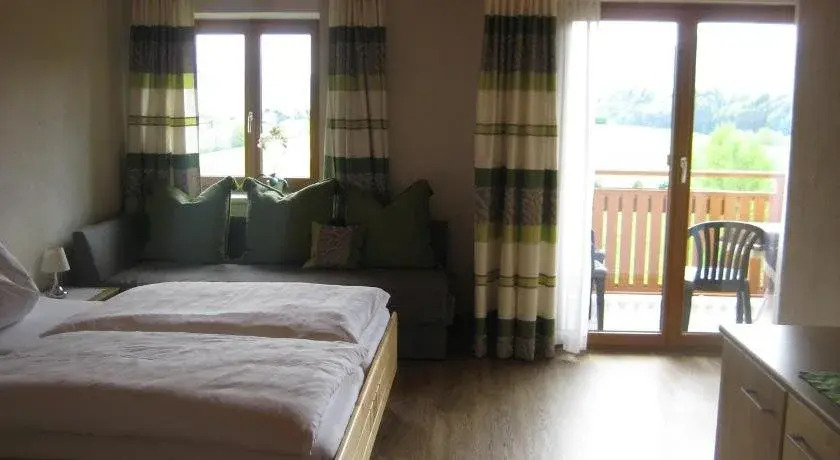 Pension Kreuzinger, 5310 Tiefgraben