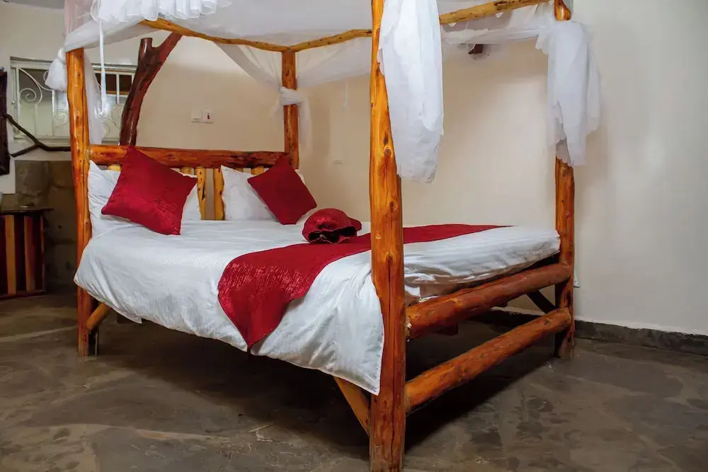 Hillstone Safari Lodge
