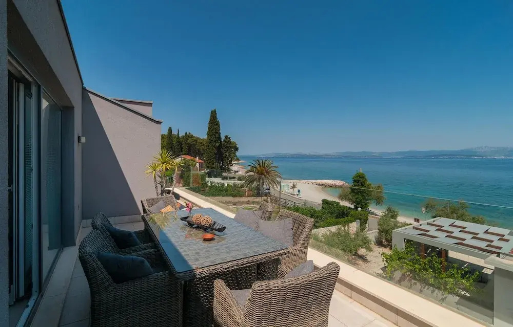 Beautiful Apartment in Sutivan With Wifi and 3 Bedrooms