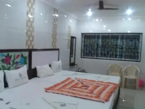 Ambika Lodge