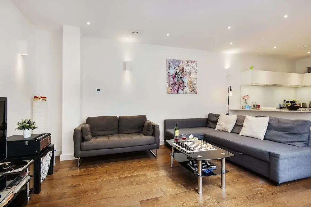 Bright Baker Street Apartment - AZS