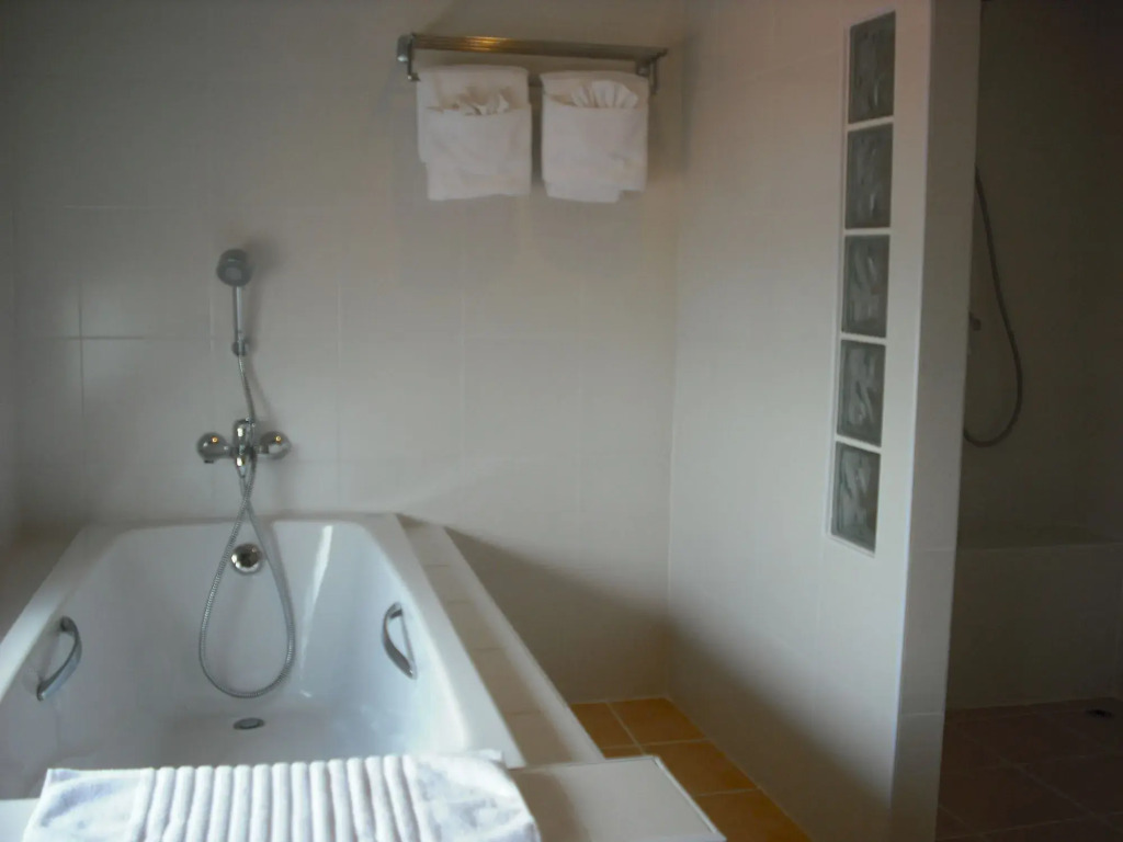 Ampo Residence