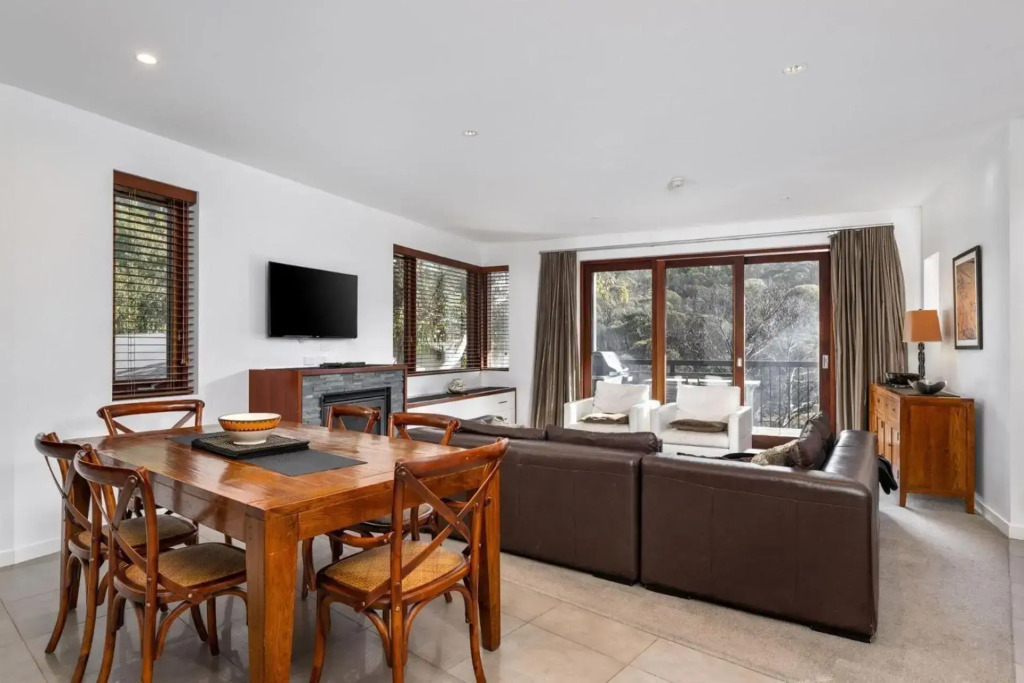 Elevation 3 bedroom with gas fire and spectacular views