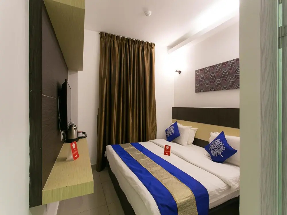 OYO 286 Uptown Hotel