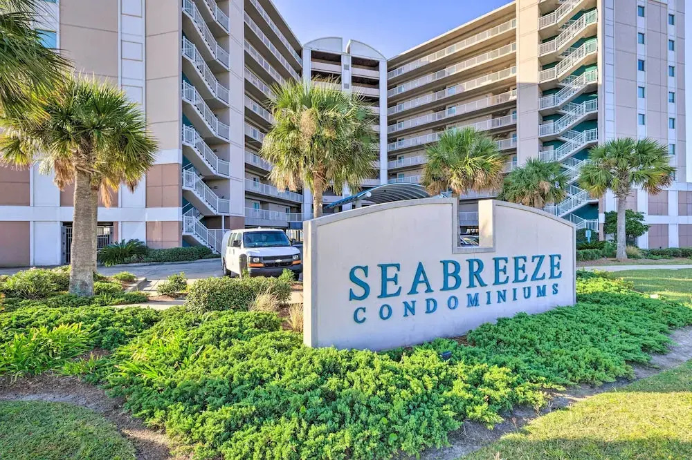 Sunny Beachfront Biloxi Condo w/ Resort Amenities!